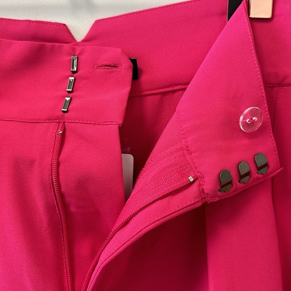 Torrid • Wide Leg Studio Crepe Shorts Hi-Waist Color: Pink Peacock • Sz 22 • NWT - Picture 3 of 12